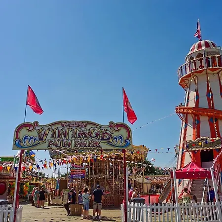 Superb Caravan At Steeple Bay Holiday Park In Essex, Sleeps 6 Ref 36081D Southminster Exterior photo