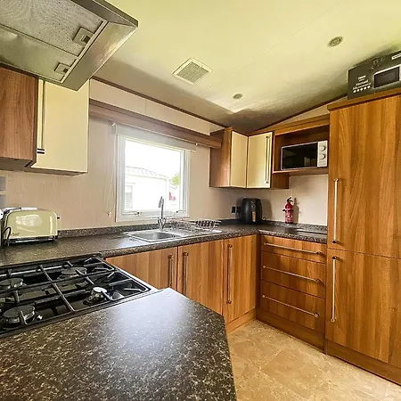 Superb Caravan At Steeple Bay Holiday Park In Essex, Sleeps 6 Ref 36081D Southminster Exterior photo