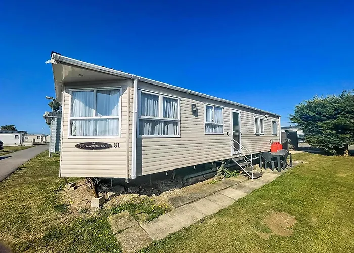 Superb Caravan At Steeple Bay Holiday Park In Essex, Sleeps 6 Ref 36081D