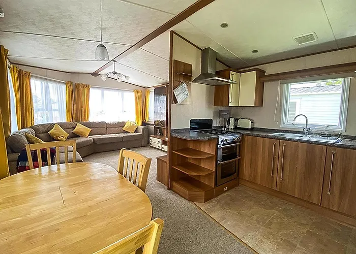 Superb Caravan At Steeple Bay Holiday Park In Essex, Sleeps 6 Ref 36081D